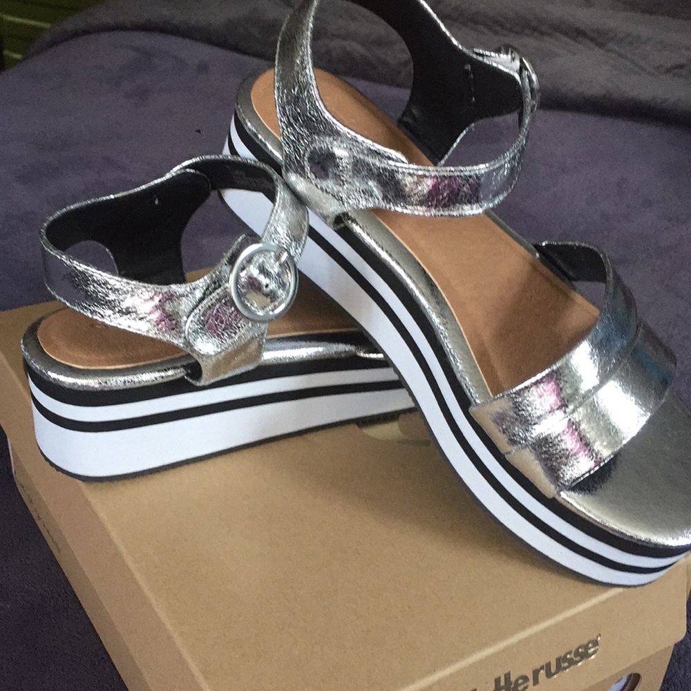 NEW Silver & White Platform Sandal, Size 8